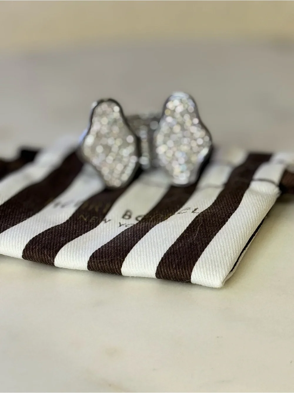henri bendel Silver Crystal-Embellished Mini Hair Claw w/Dusty EUC